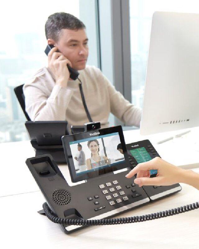 Images représentant les services "TÉLÉCOM" proposés par SAM Informatique